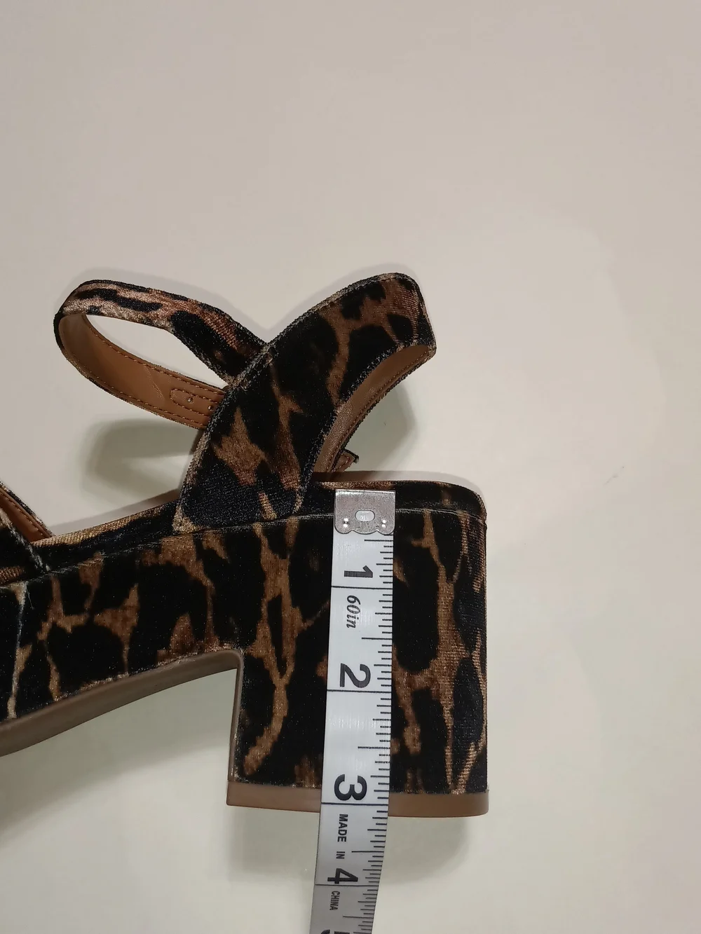 Gianni Bini Joize Leopard Velvet Crossband Platform Block Heel Sandals Size 8
